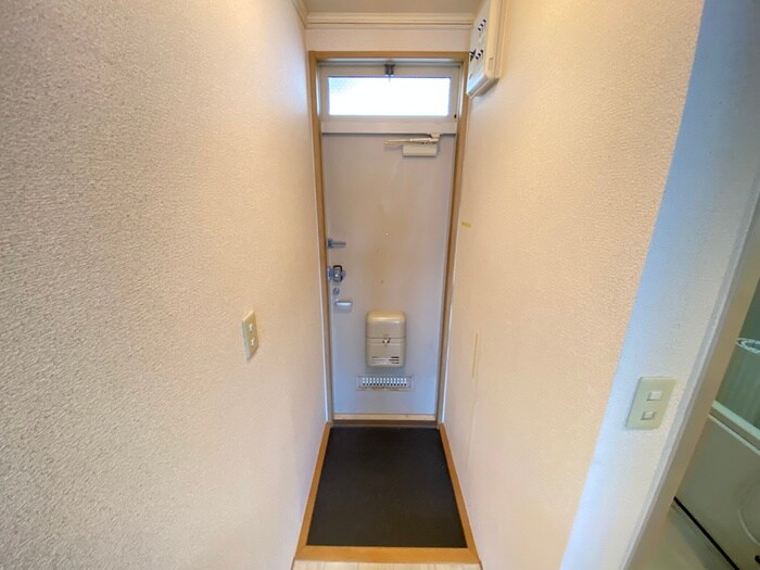 物件内観写真17　(玄関)