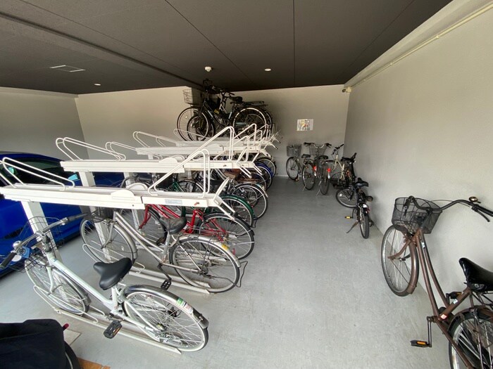 物件外観写真4　(建物設備)