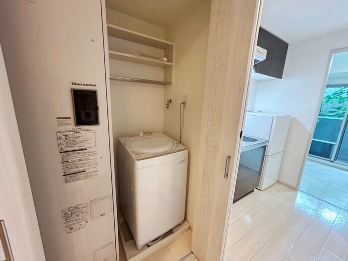物件内観写真15　(洗濯機置場)