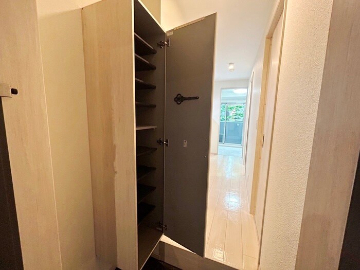 物件内観写真18　(靴箱)