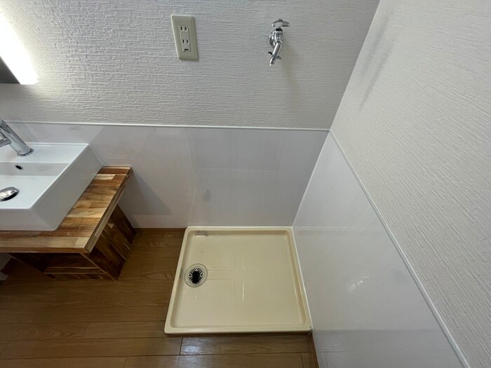 物件内観写真8　(洗濯機置場)