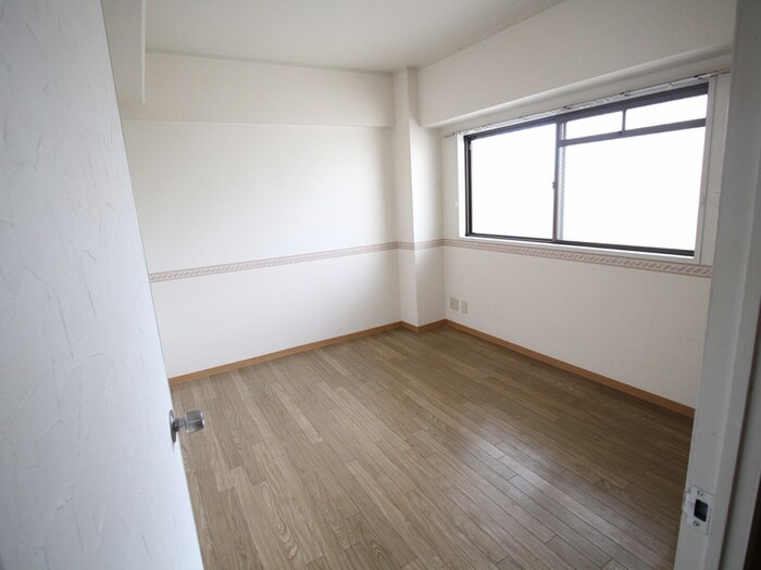 物件内観写真13　(室内からの展望)