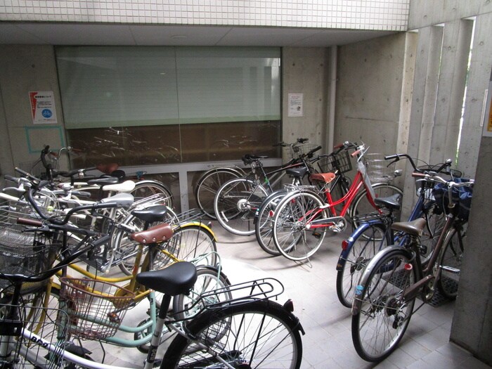 物件外観写真4　(駐輪場)