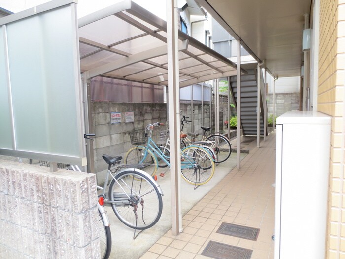 物件外観写真6　(駐輪場)