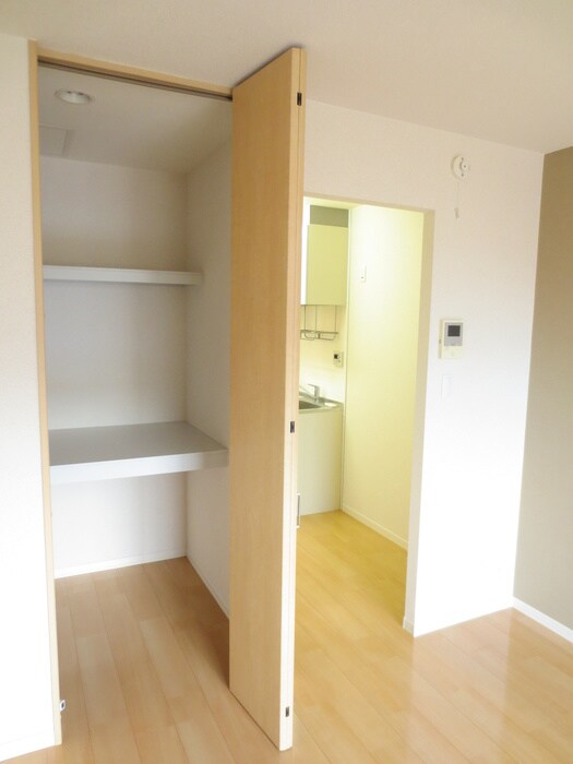 物件内観写真15　(収納)