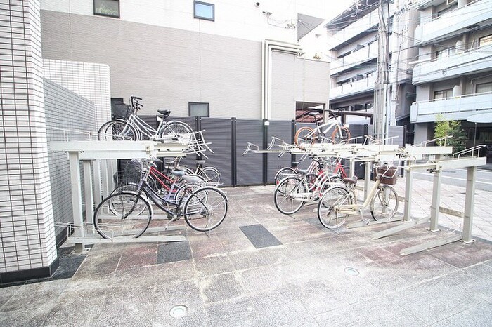 物件外観写真2　(駐輪場)