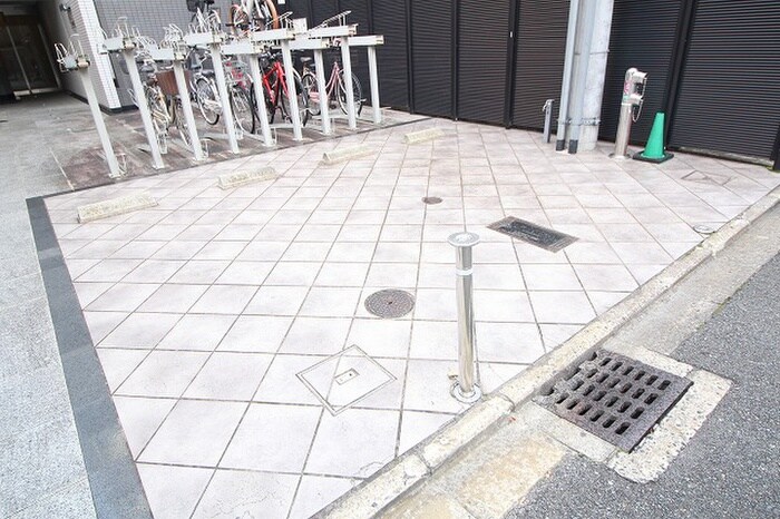 物件外観写真6　(駐車場)