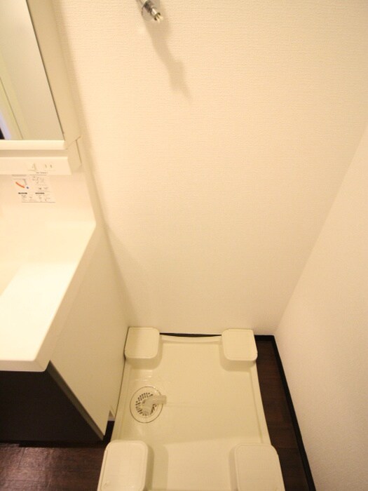 物件内観写真8　(洗濯機置場)