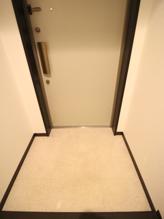 物件内観写真11　(玄関)