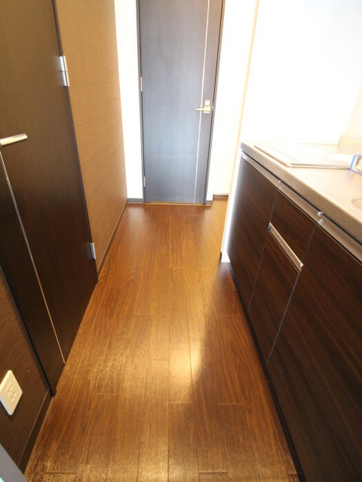 物件内観写真14　(廊下)