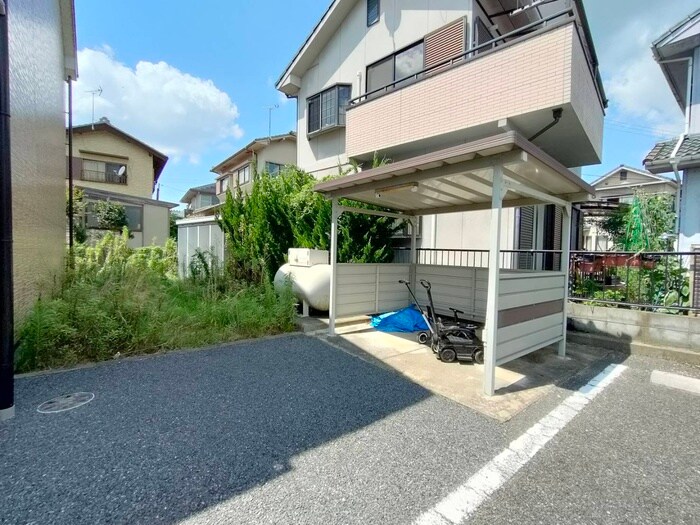 物件外観写真3　(駐輪場)