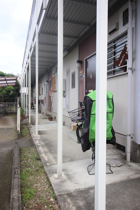 物件外観写真4　(エントランス部分)