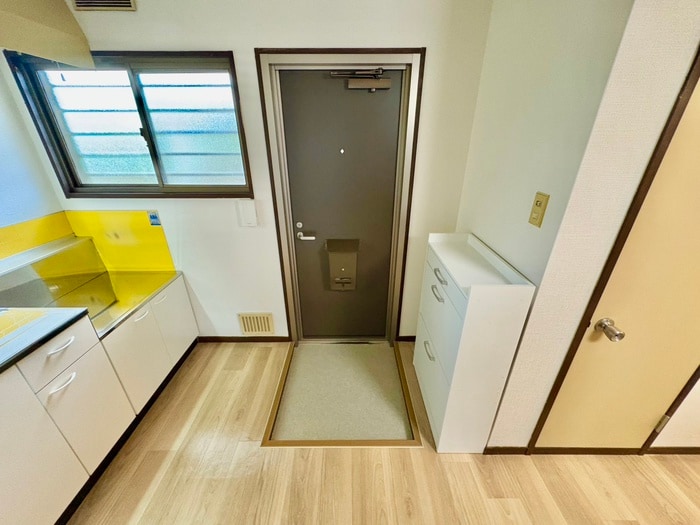 物件内観写真18　(玄関)