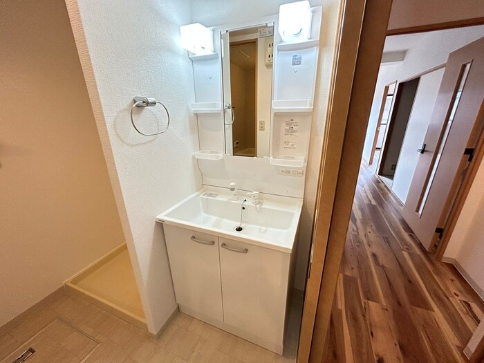 物件内観写真13　(洗面)