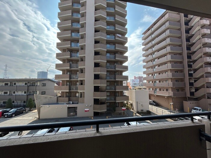 物件内観写真16　(室内からの展望)