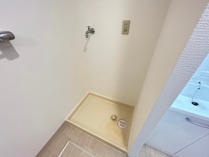 物件内観写真18　(洗濯機置場)