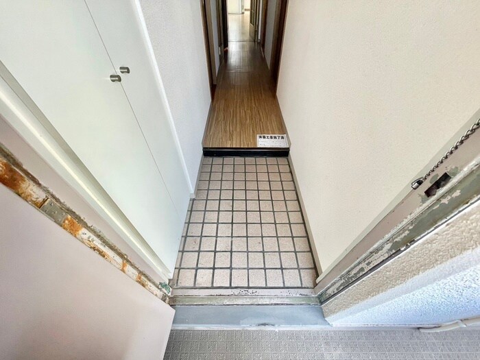 物件内観写真18　(玄関)