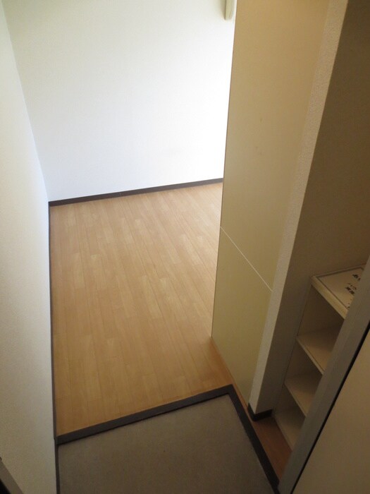 物件内観写真14　(玄関)