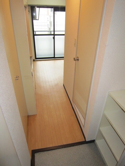 物件内観写真14　(玄関)