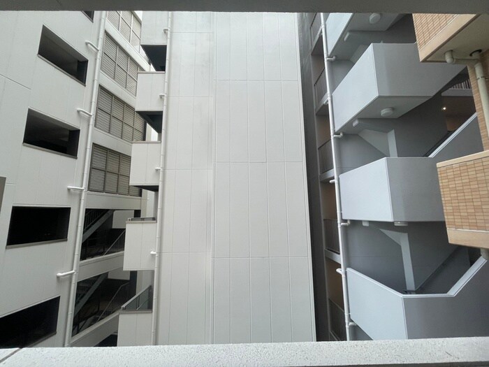 物件内観写真16　(室内からの展望)