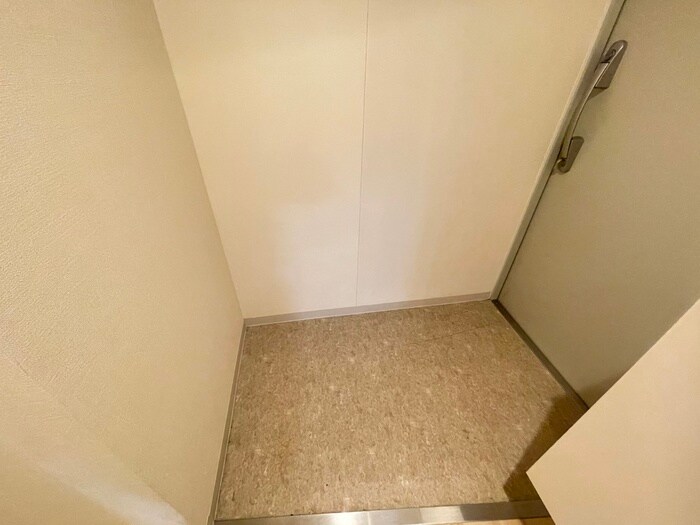 物件内観写真17　(玄関)