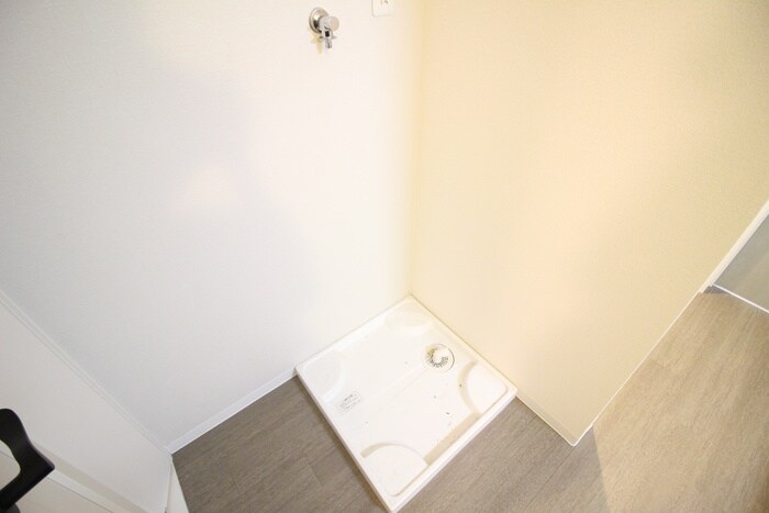 物件内観写真11　(洗濯機置場)