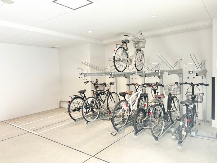 物件外観写真5　(駐輪場)