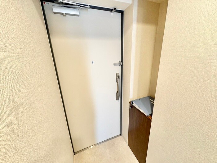 物件内観写真13　(玄関)