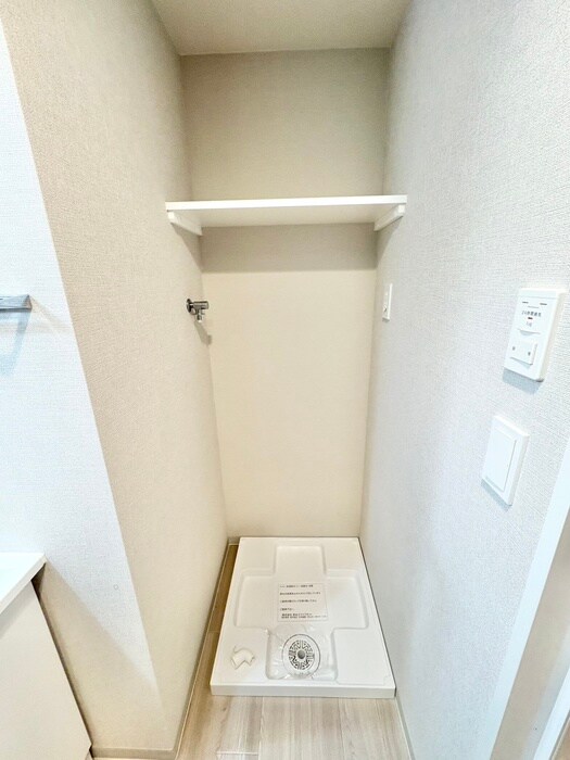 物件内観写真16　(洗濯機置場)