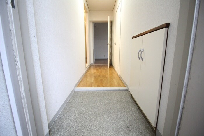 物件内観写真16　(玄関)