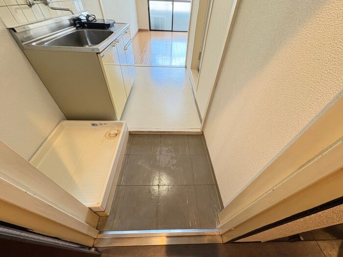 物件内観写真15　(玄関)