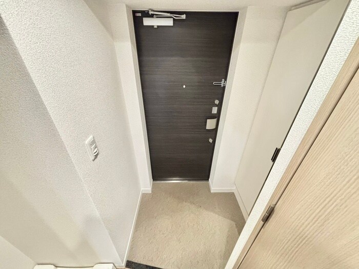 物件内観写真15　(玄関)