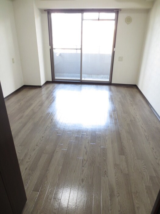 物件内観写真13　(室内からの展望)