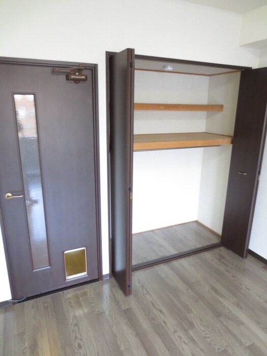 物件内観写真15　(収納)