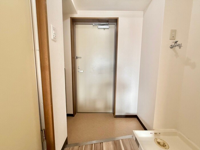 物件内観写真17　(玄関)