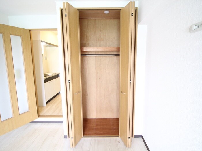 物件内観写真12　(収納)