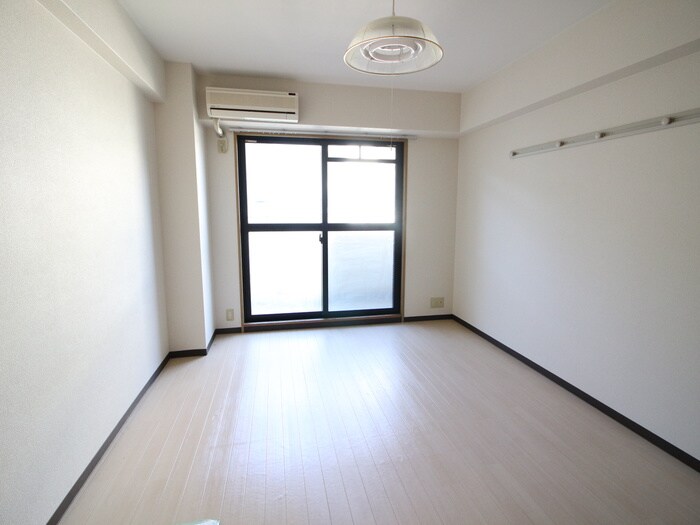 物件内観写真13　(居室)