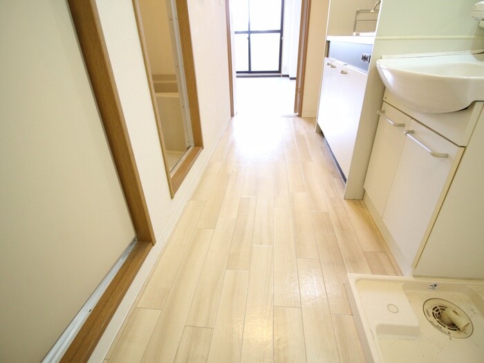 物件内観写真18　(廊下)