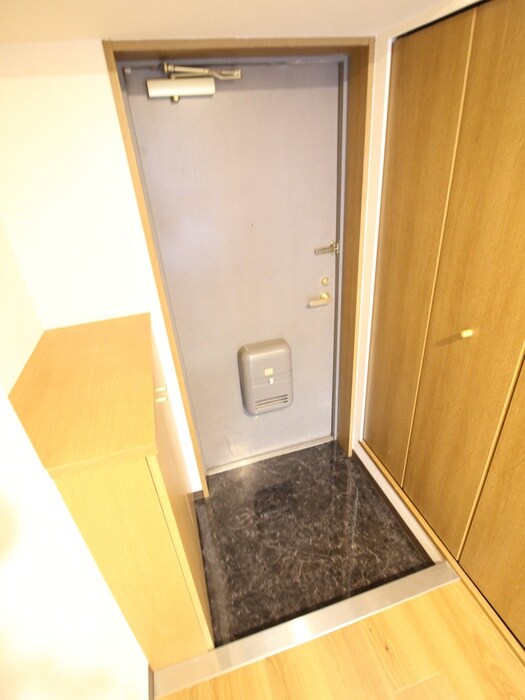 物件内観写真7　(玄関)