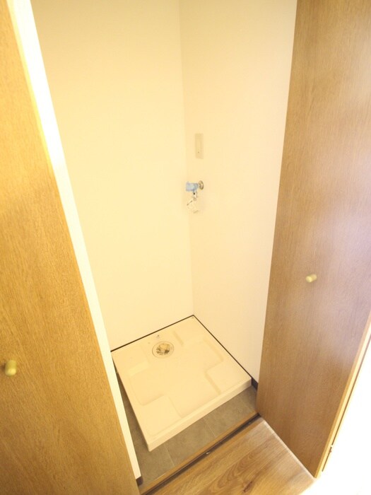 物件内観写真13　(洗濯機置場)