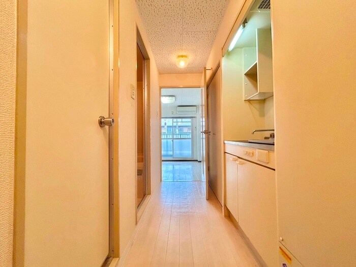 物件内観写真14　(廊下)