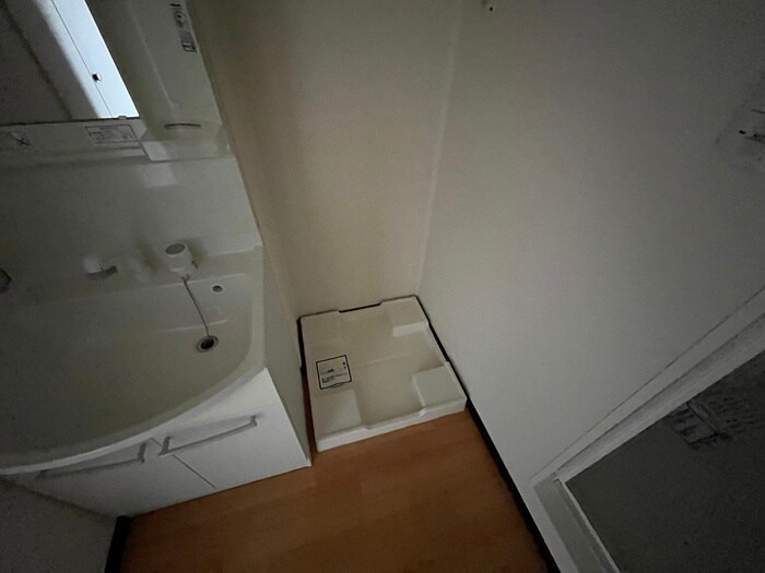 物件内観写真10　(洗濯機置場)