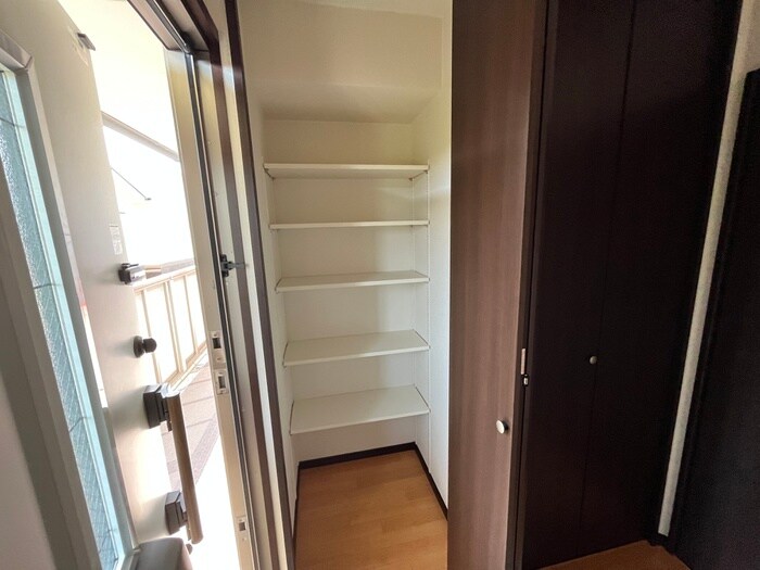 物件内観写真16　(靴箱)