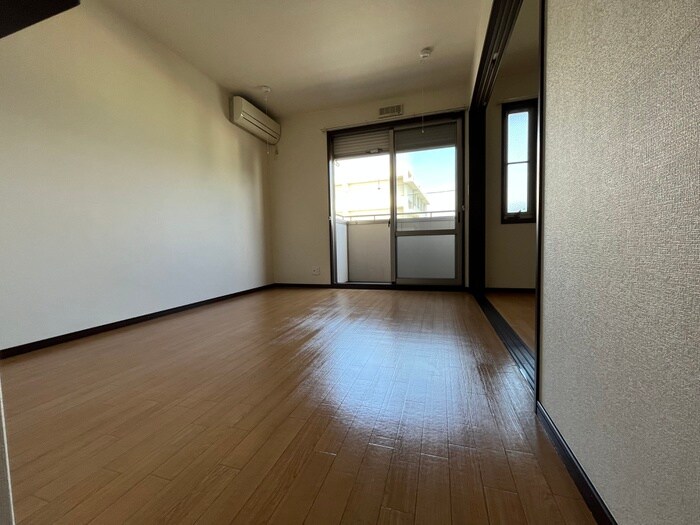 物件内観写真21　(居室)