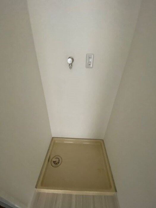 物件内観写真11　(洗濯機置場)