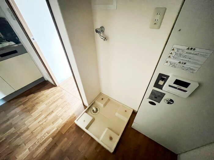 物件内観写真12　(洗濯機置場)