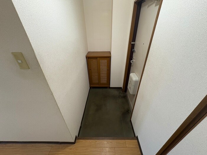 物件内観写真11　(玄関)