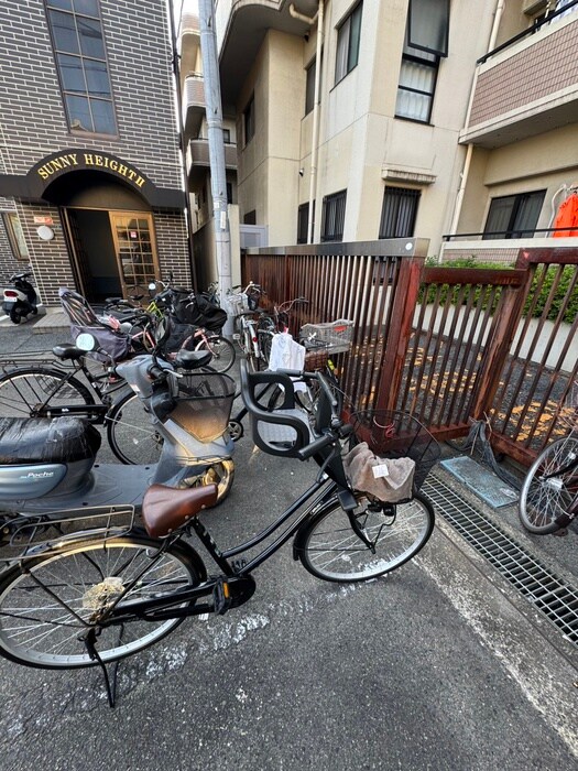 物件外観写真5　(駐輪場)