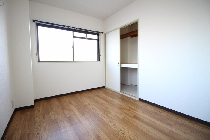 物件内観写真18　(居室)