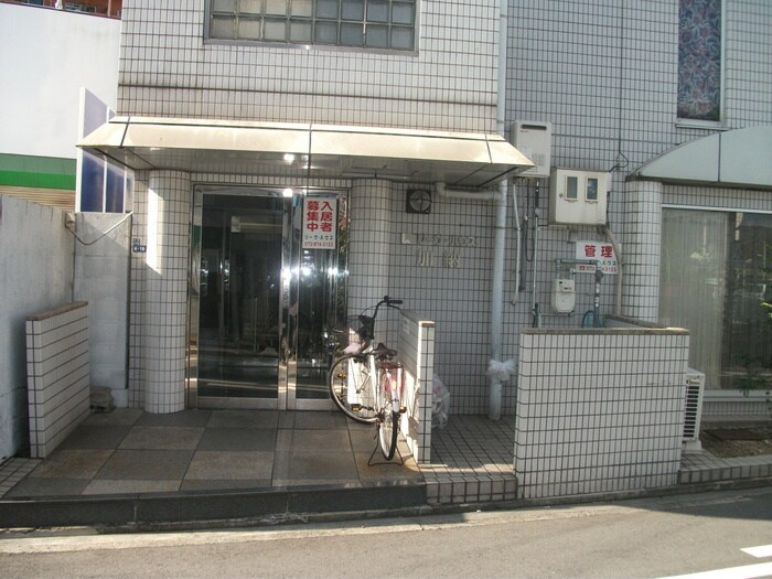 物件外観写真3　(エントランス部分)